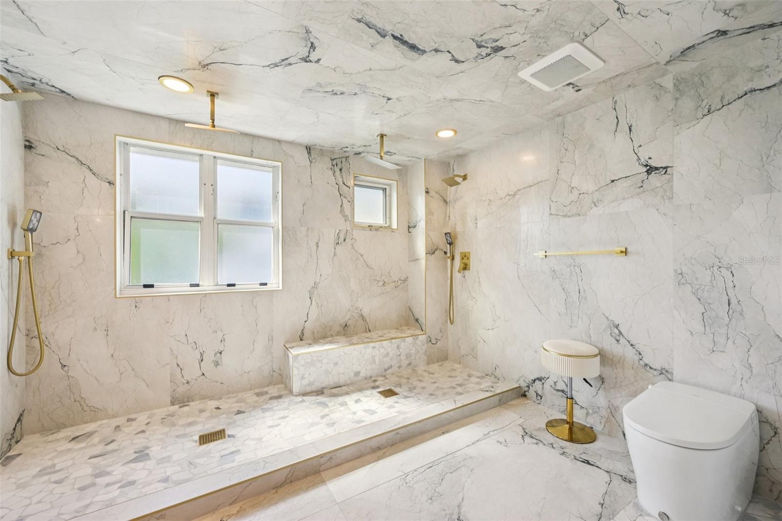 Image 20 of 46 For 2450 Harbourside Drive 244