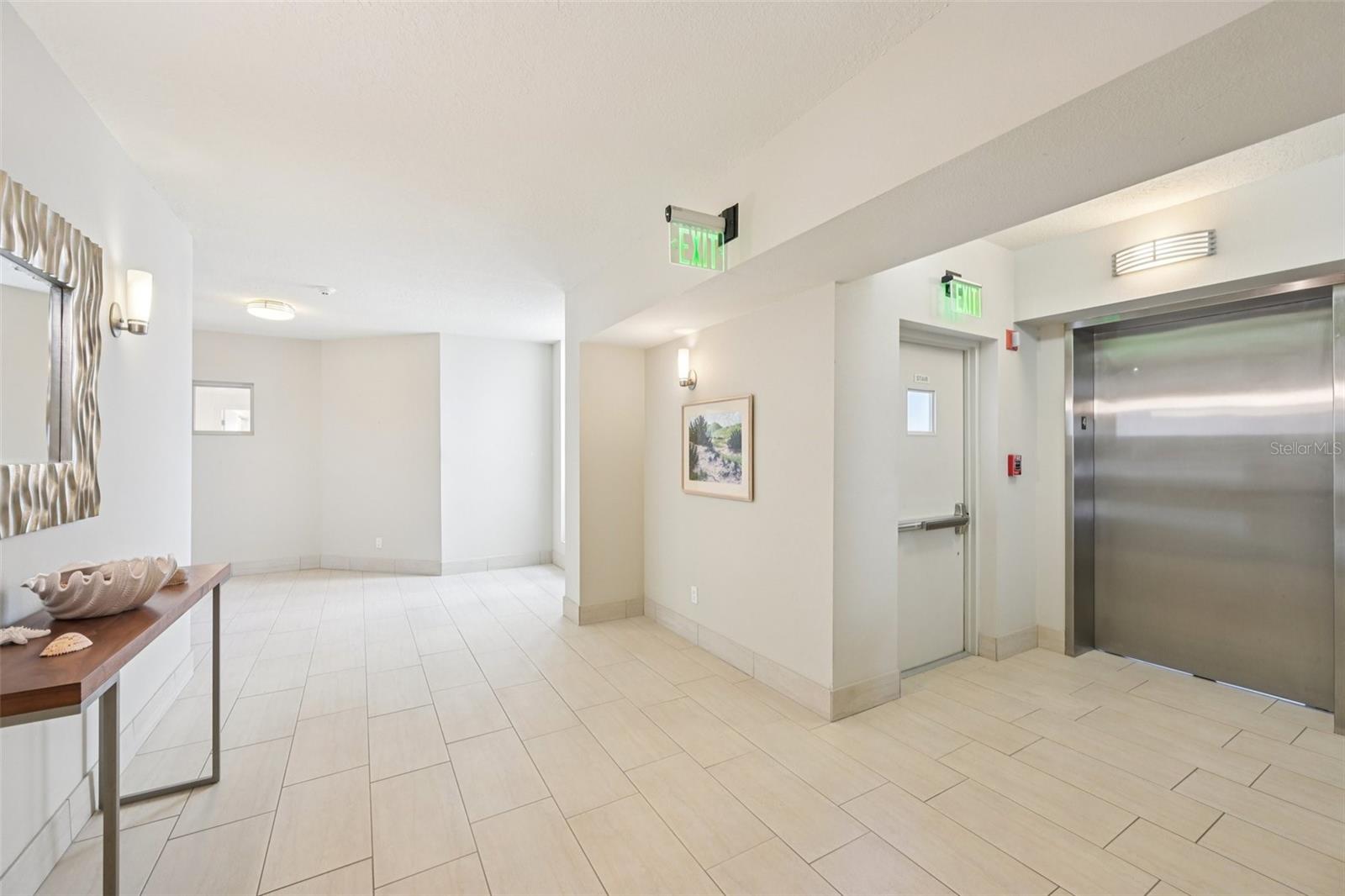 Image 23 of 46 For 2450 Harbourside Drive 244