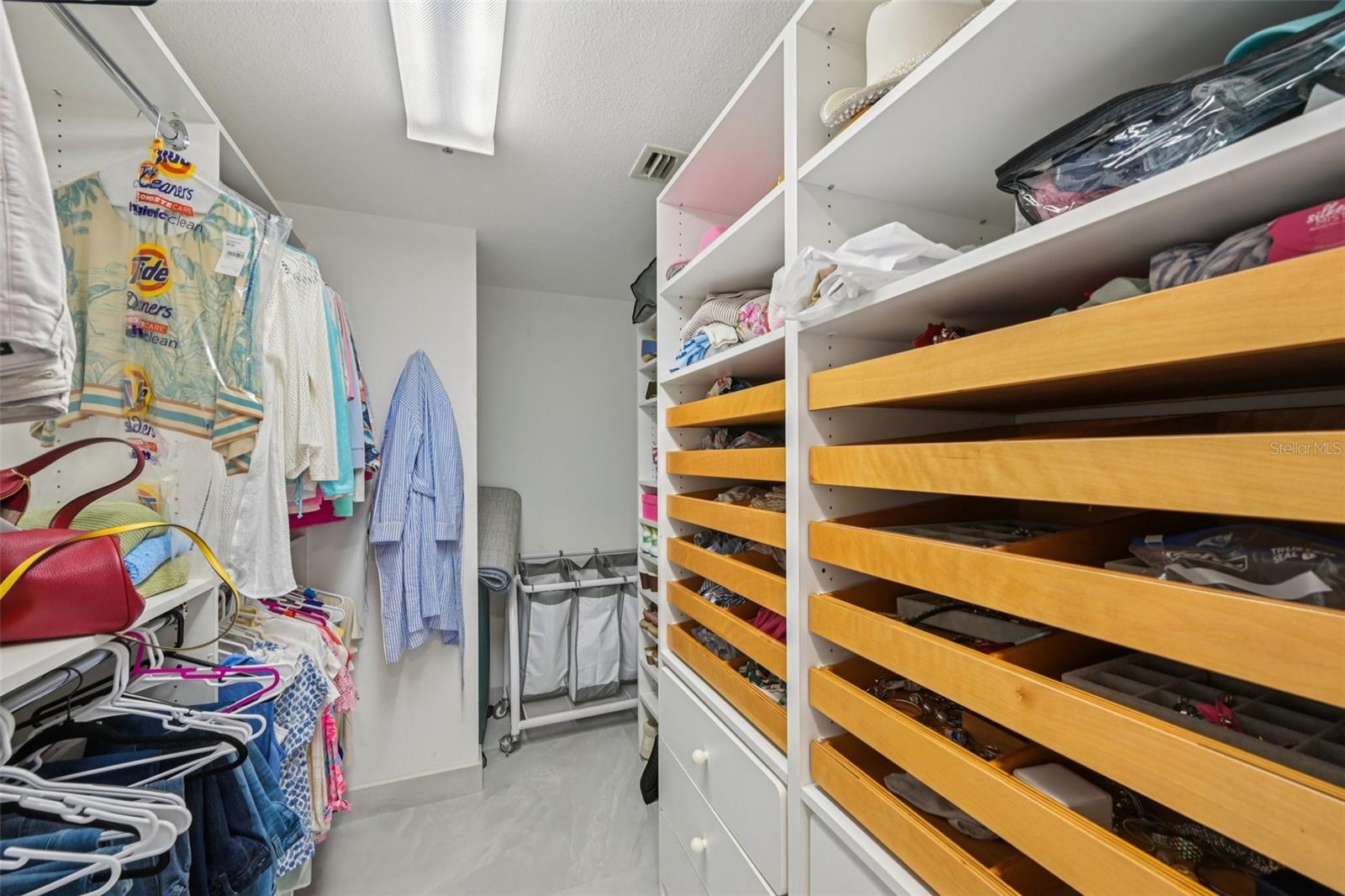 Image 25 of 46 For 2450 Harbourside Drive 244