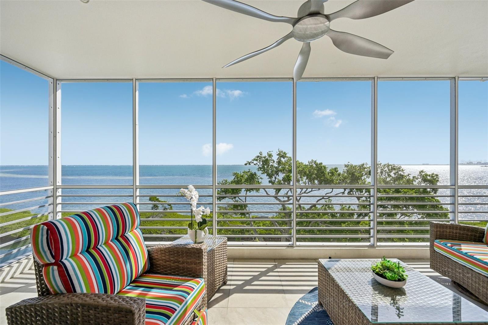 Image 26 of 46 For 2450 Harbourside Drive 244