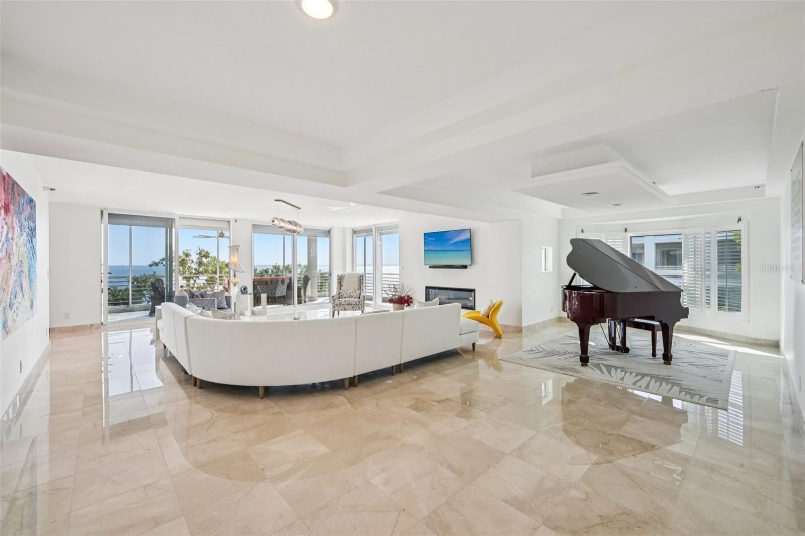 Image 3 of 46 For 2450 Harbourside Drive 244