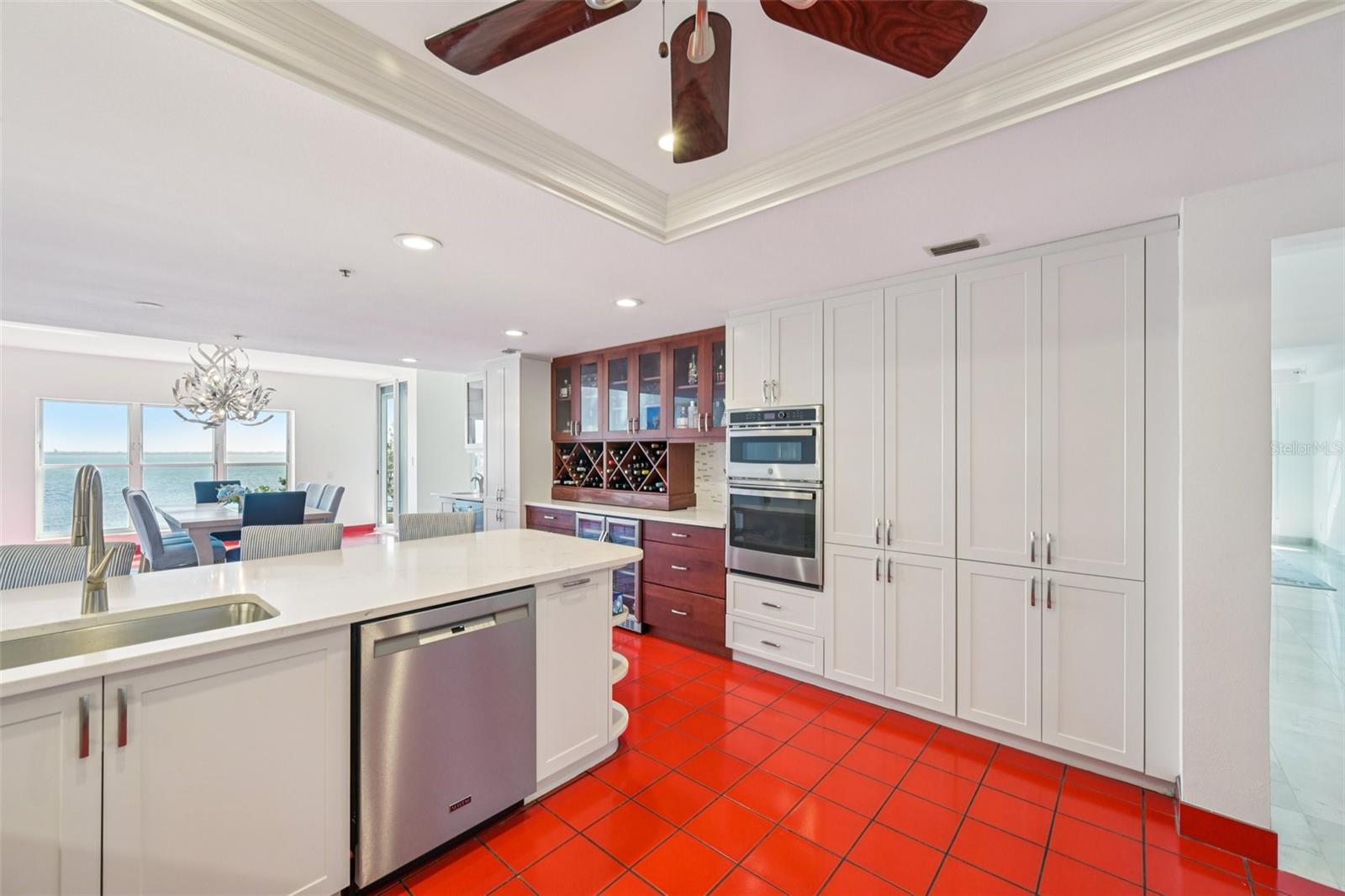 Image 8 of 46 For 2450 Harbourside Drive 244