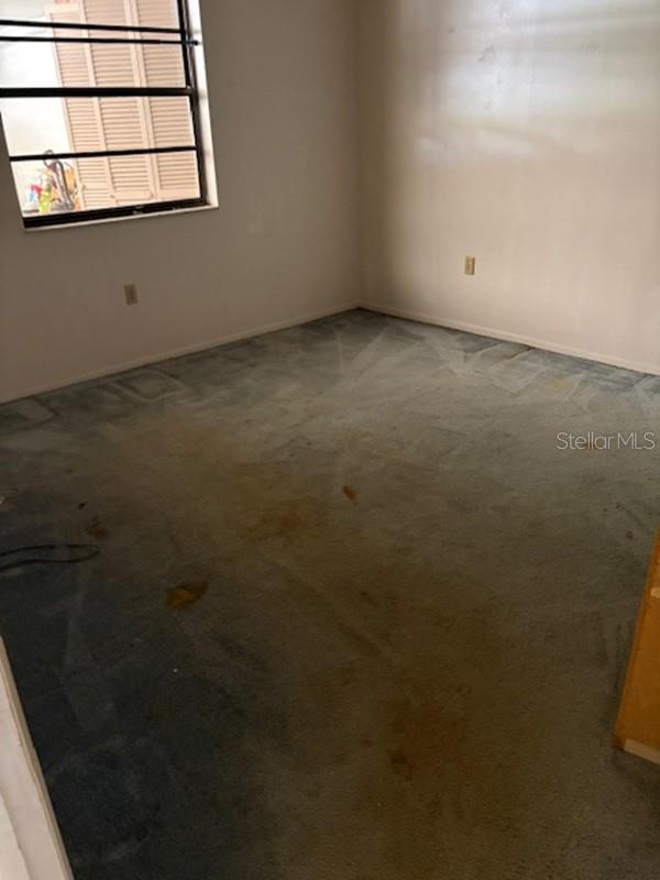 Listing photo id 9 for 2980 Haines Bayshore Road 109