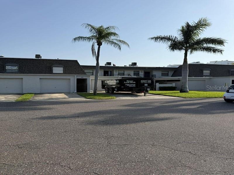 Listing photo id 1 for 2980 Haines Bayshore Road 109