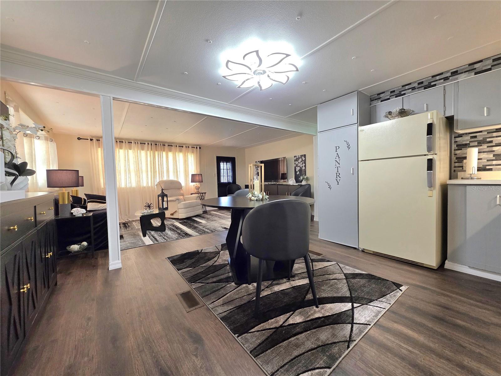 Image 12 of 62 For 37135 Sandra Avenue