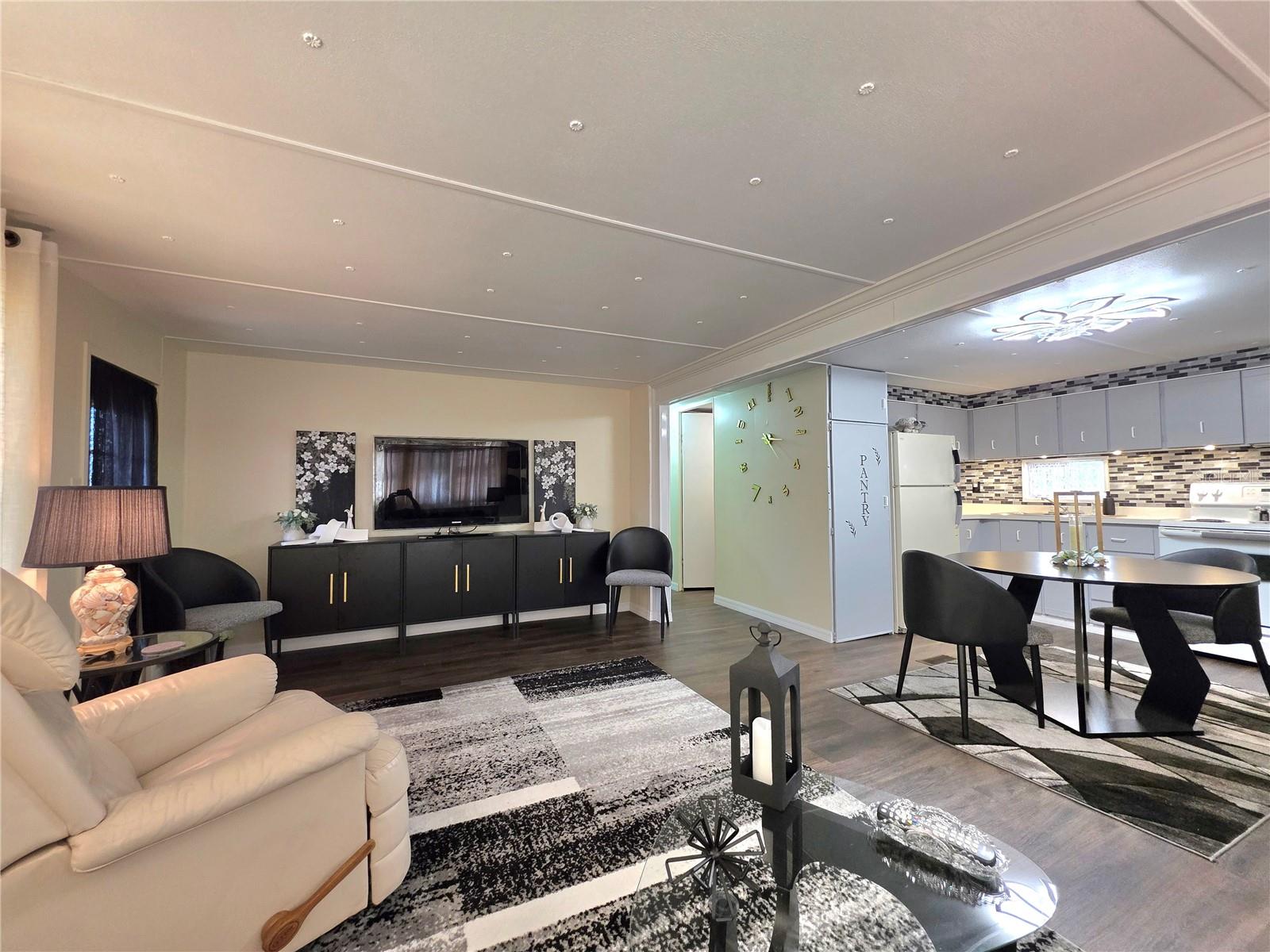 Image 14 of 62 For 37135 Sandra Avenue