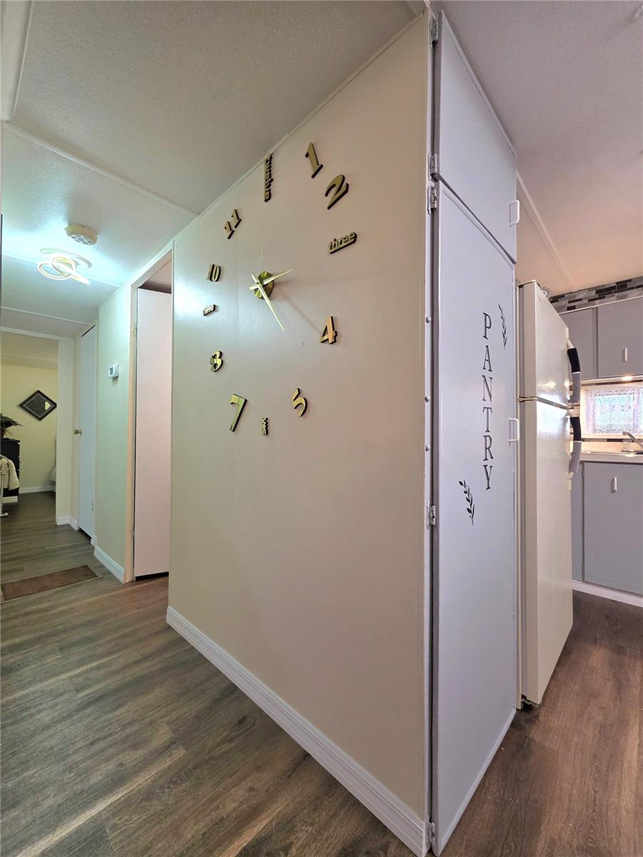 Image 16 of 62 For 37135 Sandra Avenue