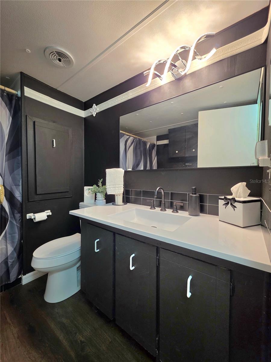 Image 18 of 62 For 37135 Sandra Avenue