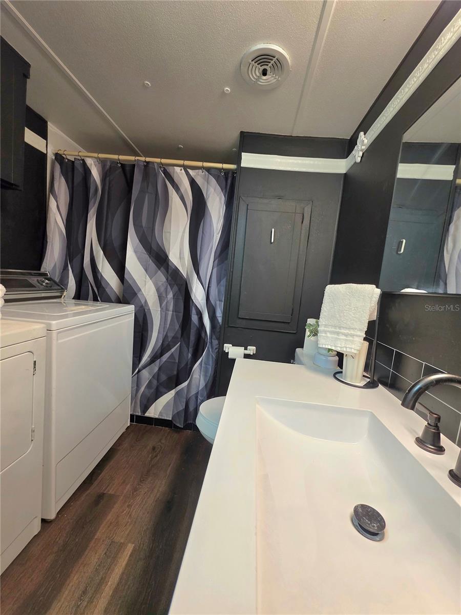 Image 19 of 62 For 37135 Sandra Avenue