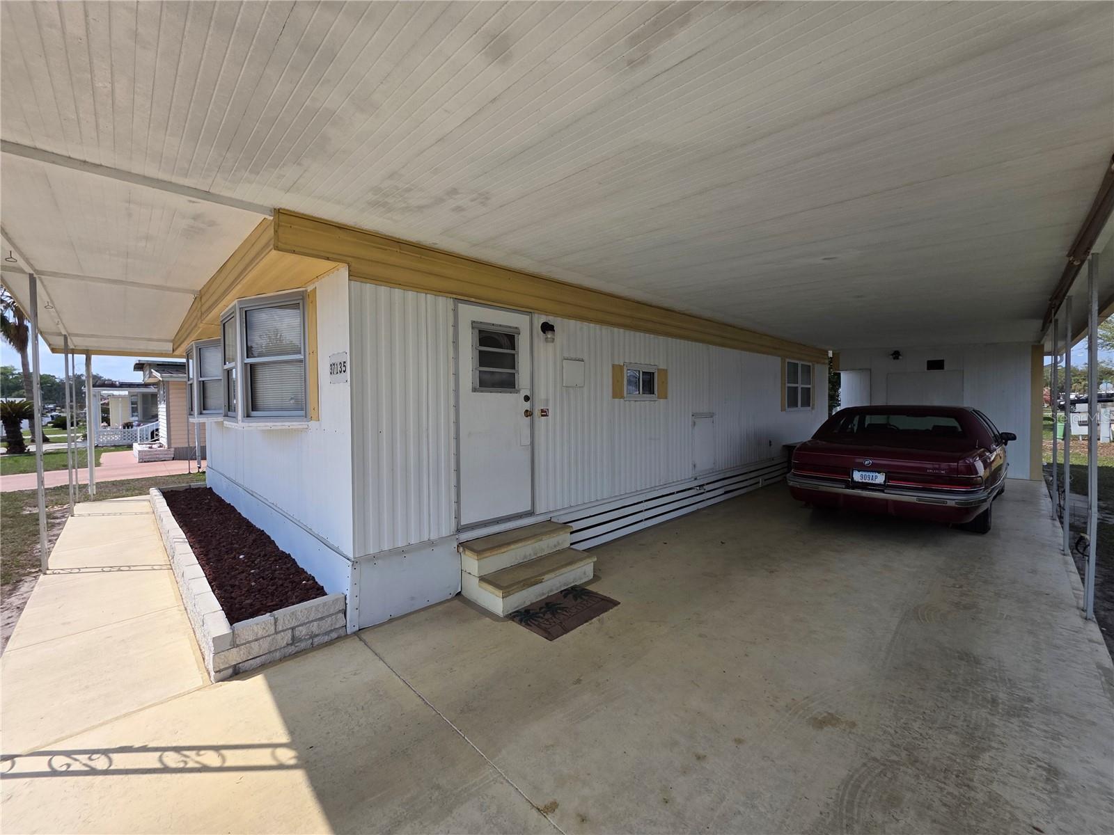 Image 2 of 62 For 37135 Sandra Avenue