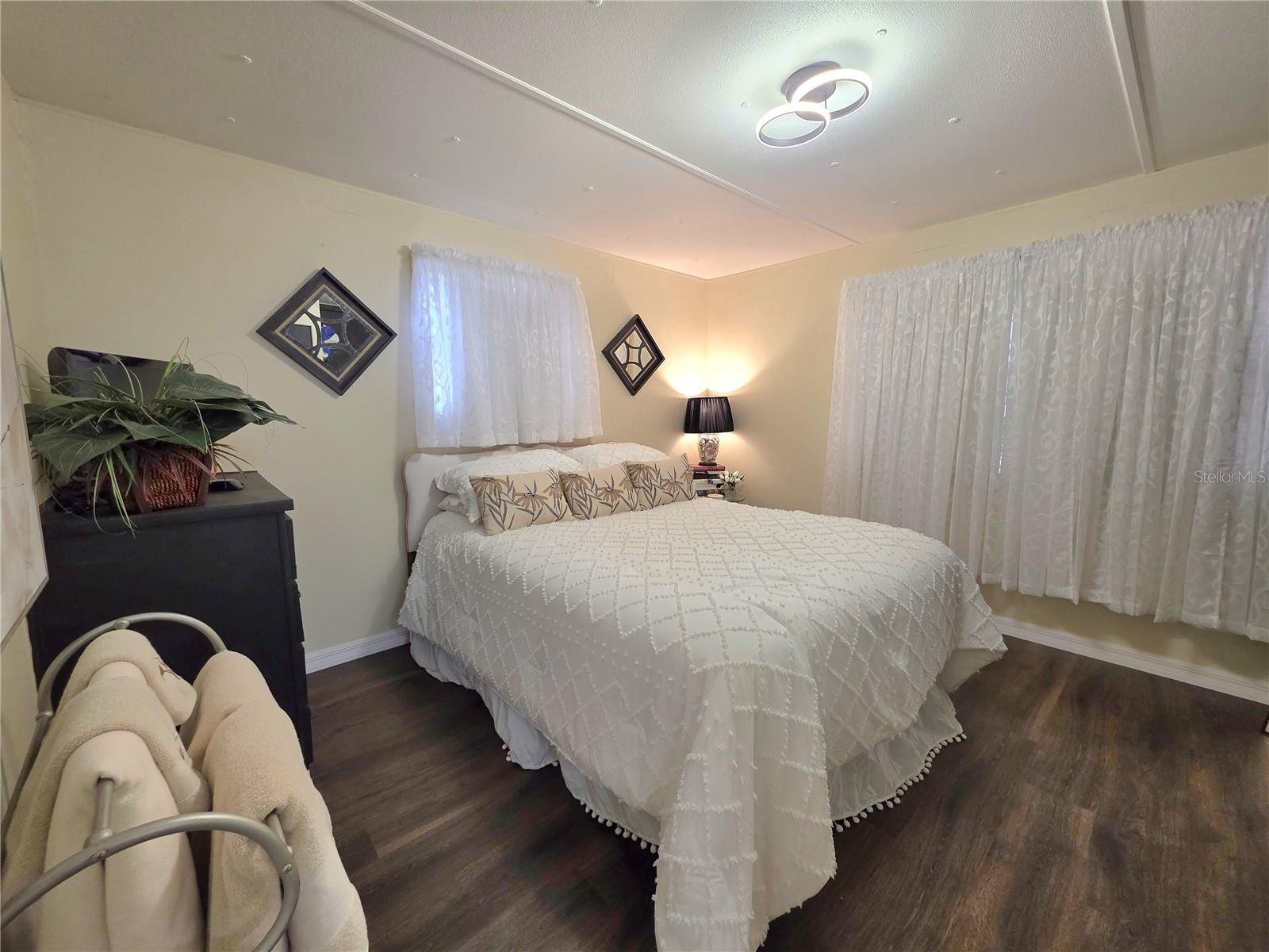 Image 21 of 62 For 37135 Sandra Avenue