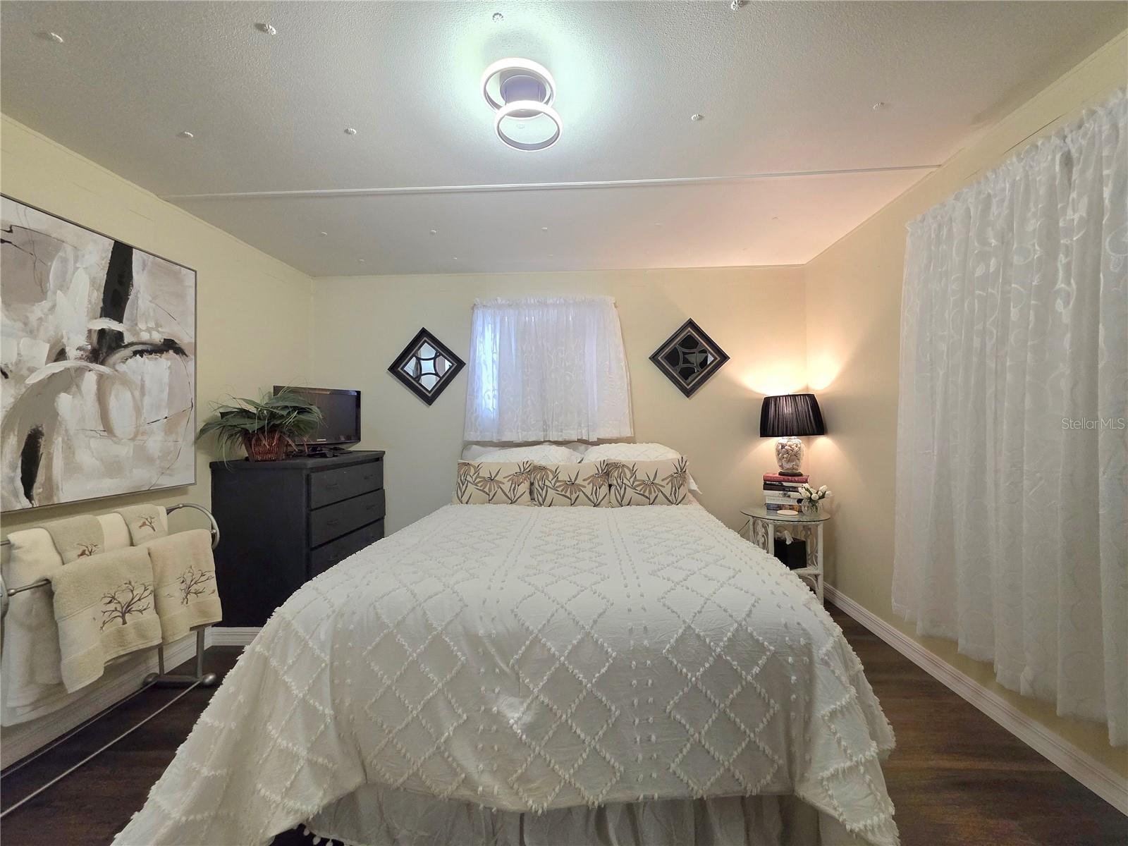 Image 22 of 62 For 37135 Sandra Avenue