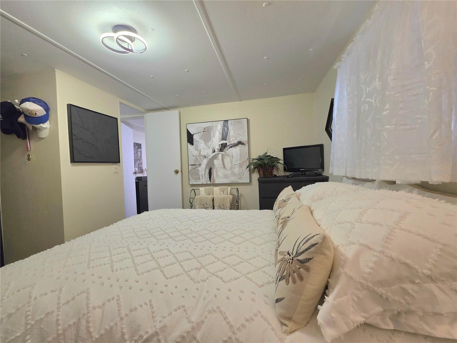 Image 23 of 62 For 37135 Sandra Avenue