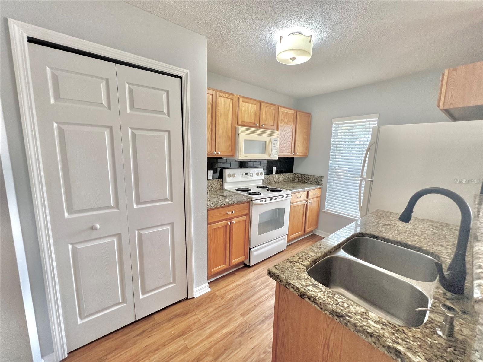 Image 7 of 26 For 4679 Ashburn Square Drive