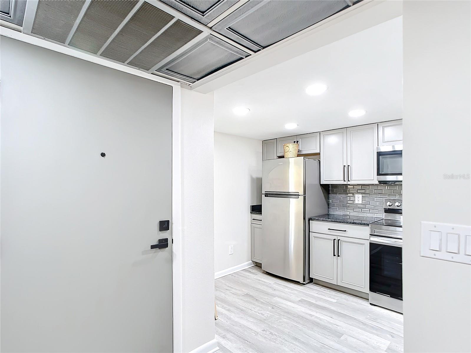 Image 32 of 40 For 14130 Rosemary Lane 3215