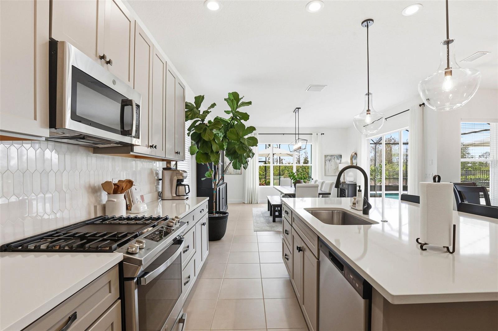 Image 20 of 88 For 32490 Tree Of Life Avenue