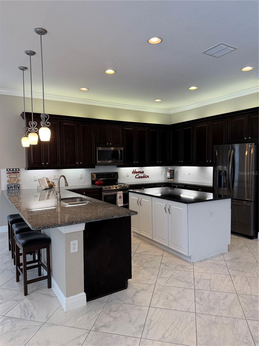 Image 23 of 72 For 16015 Cape Coral Drive