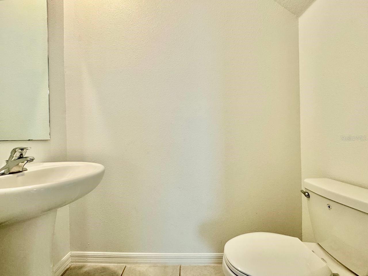 Image 14 of 39 For 6093 Acara Lane