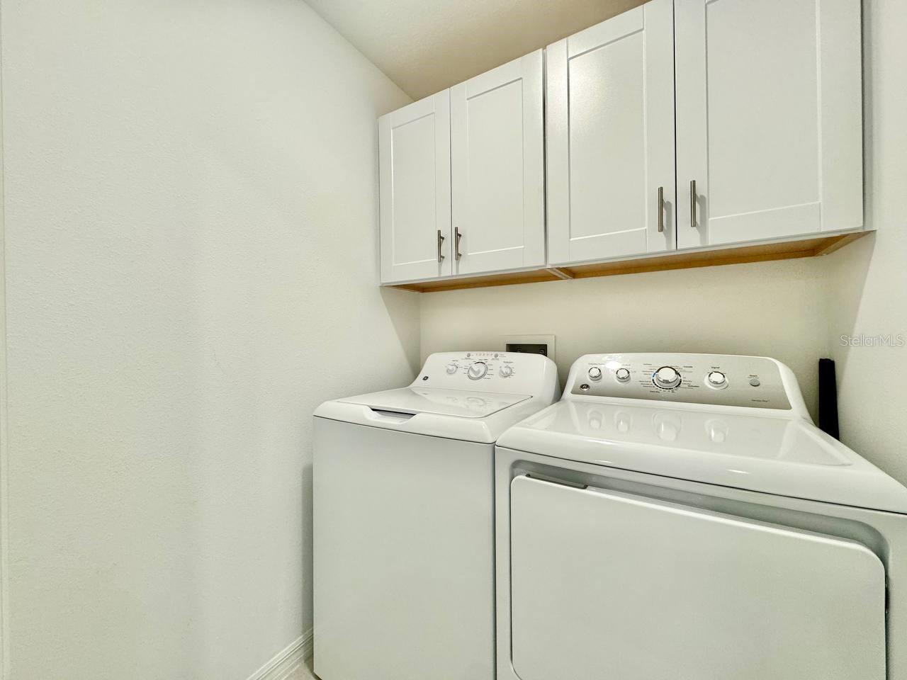 Image 21 of 39 For 6093 Acara Lane