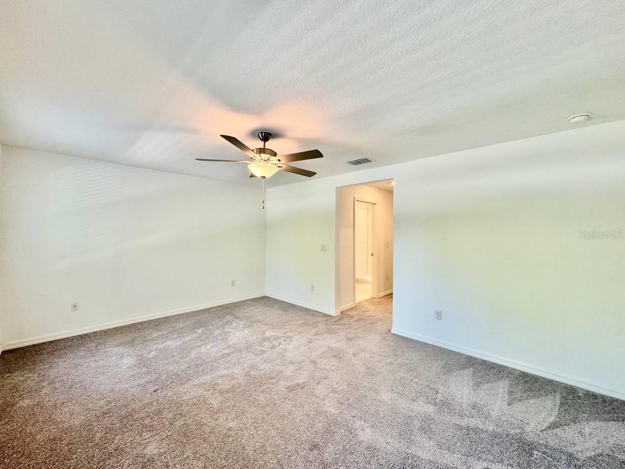 Image 22 of 39 For 6093 Acara Lane