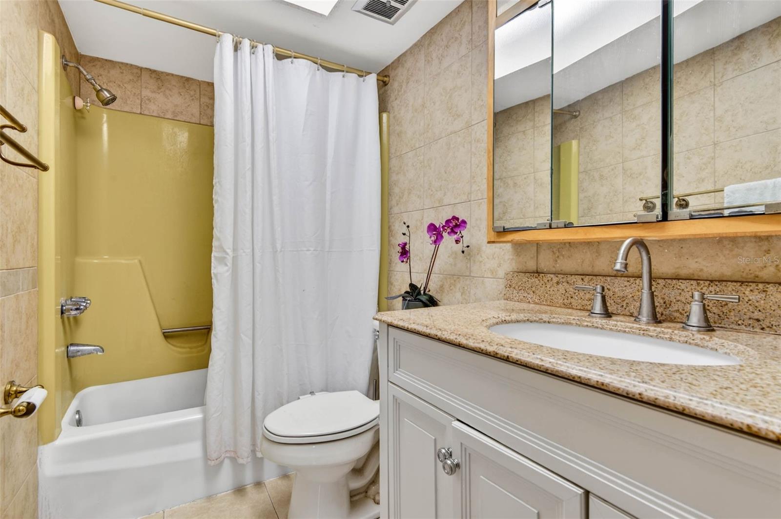 Image 10 of 20 For 1417 Yukon Street