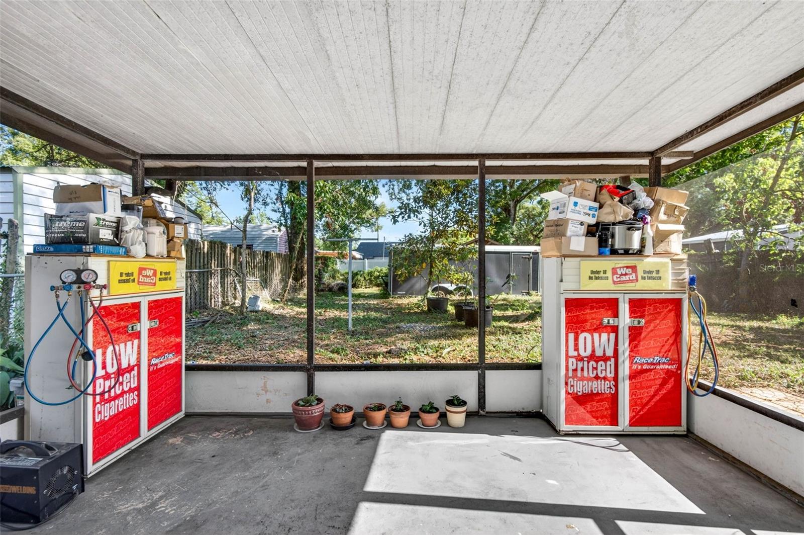 Image 17 of 20 For 1417 Yukon Street