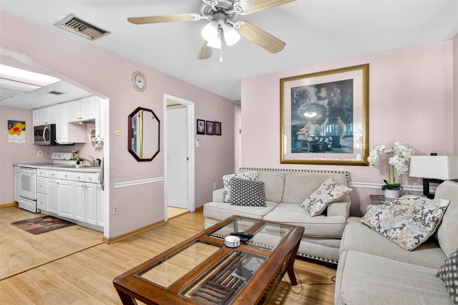 Image 3 of 20 For 1417 Yukon Street