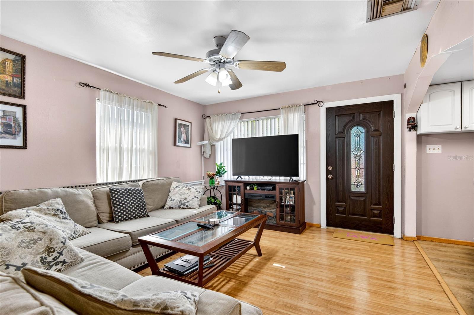 Image 4 of 20 For 1417 Yukon Street