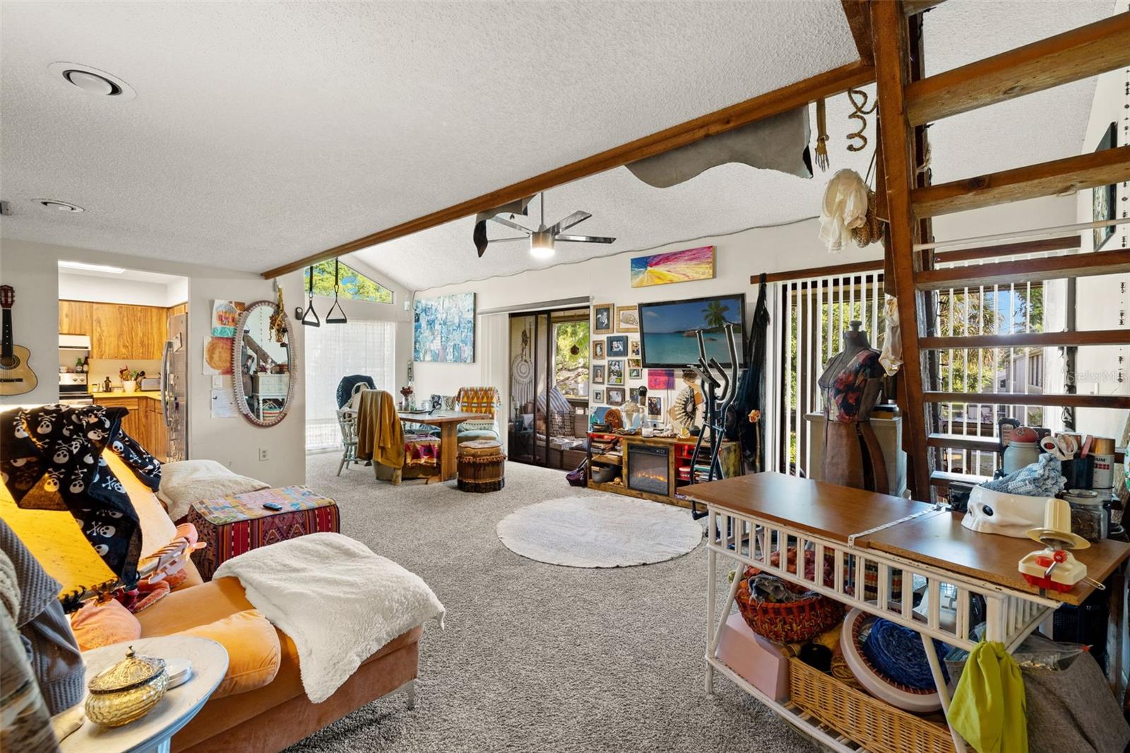 Image 11 of 41 For 2200 Bahia Vista Street B8