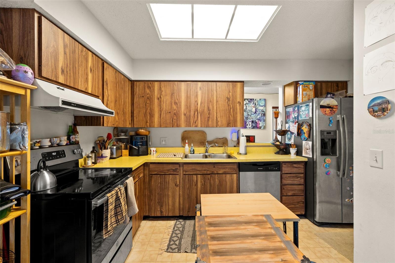 Image 12 of 41 For 2200 Bahia Vista Street B8