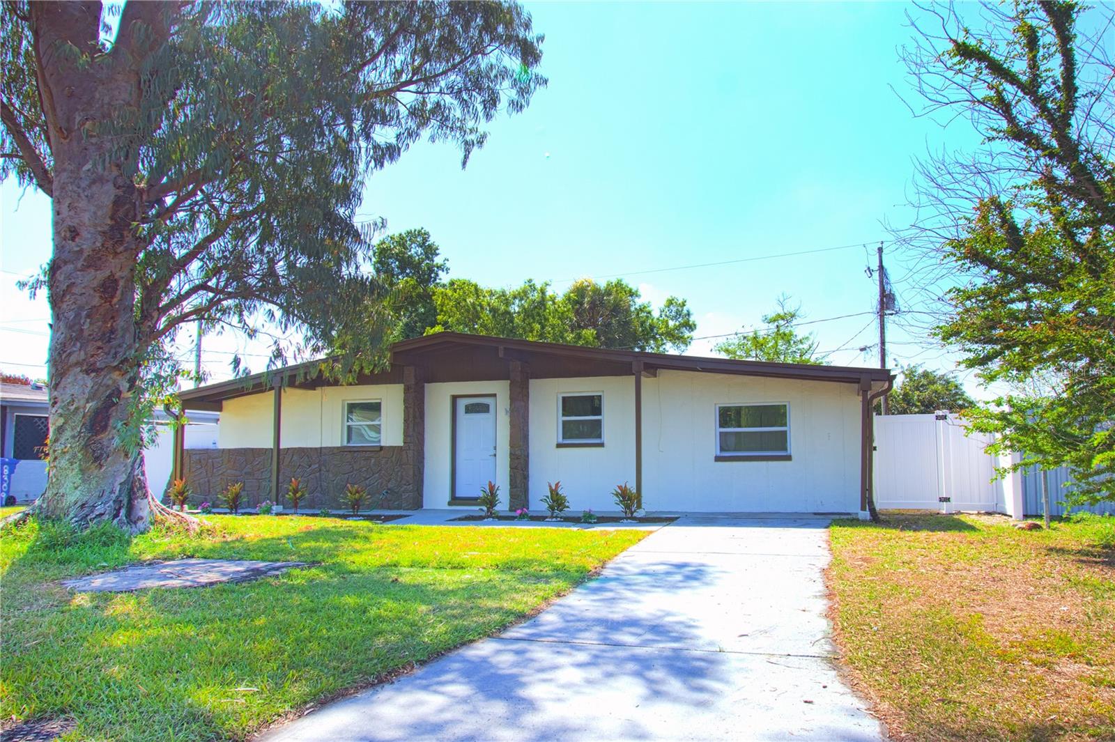 Image 4 of 24 For 8307 Libby Lane