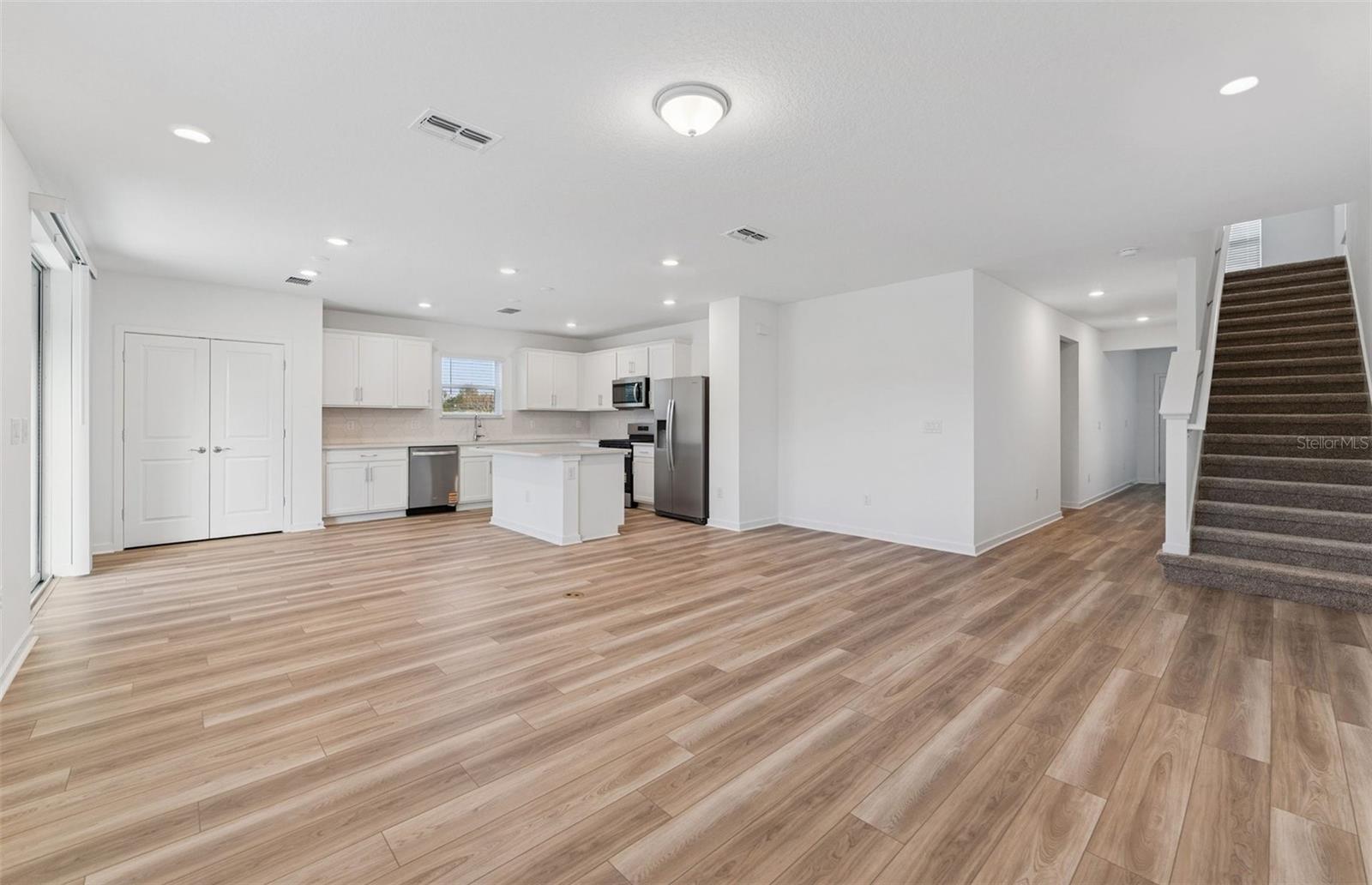 Image 8 of 35 For 9752 Crescent Moon Drive