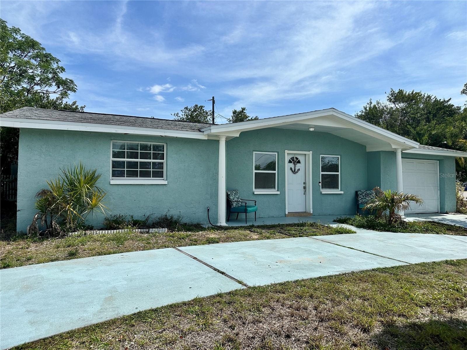 Listing photo id 0 for 3240 Briar Cliff Drive