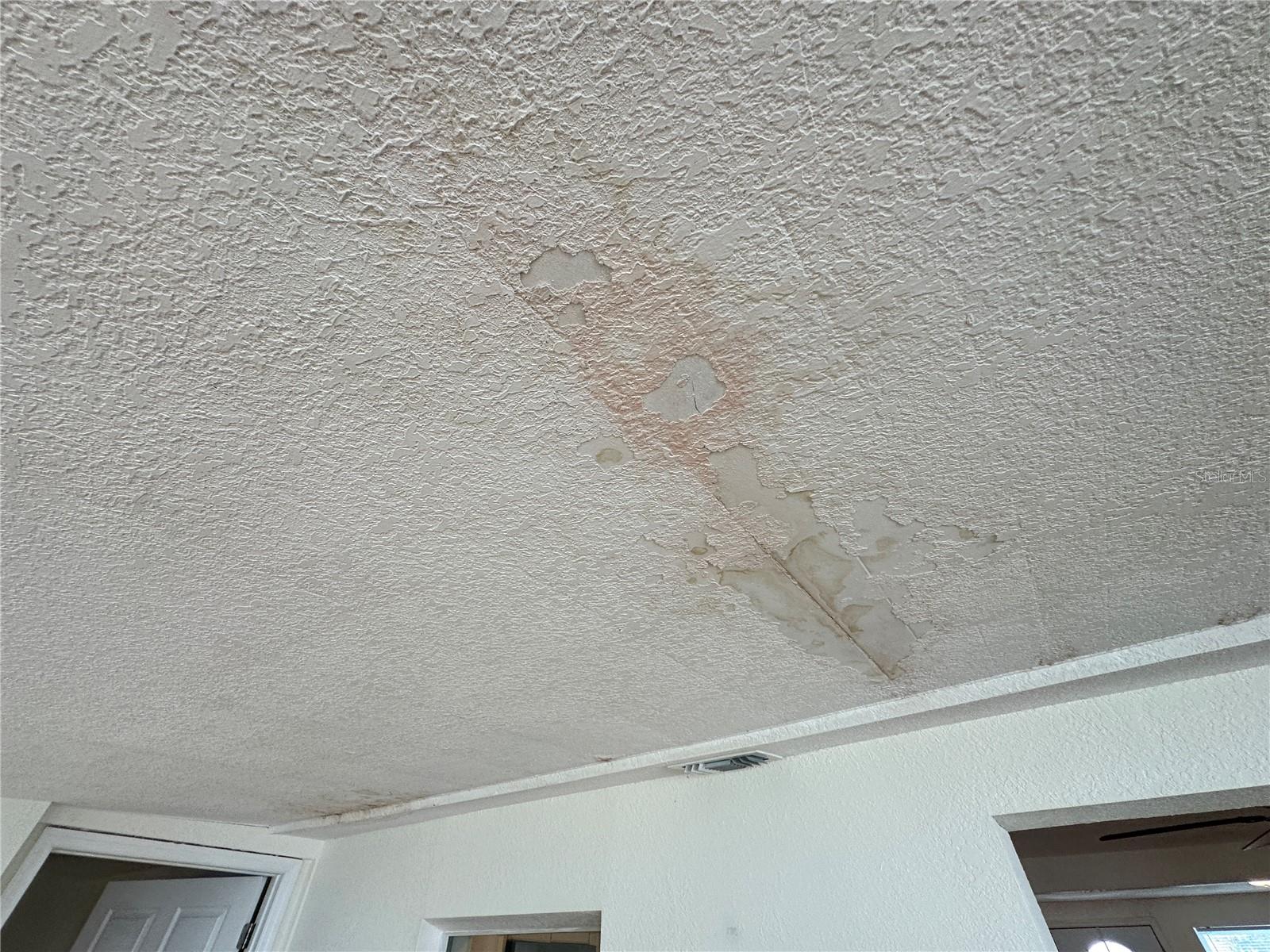 Listing photo id 28 for 3240 Briar Cliff Drive