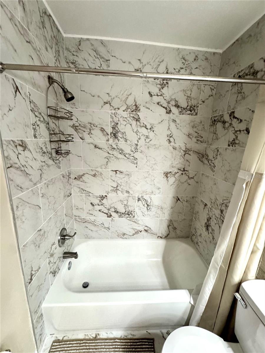 Image 14 of 18 For 7249 Parkside Villas Drive N