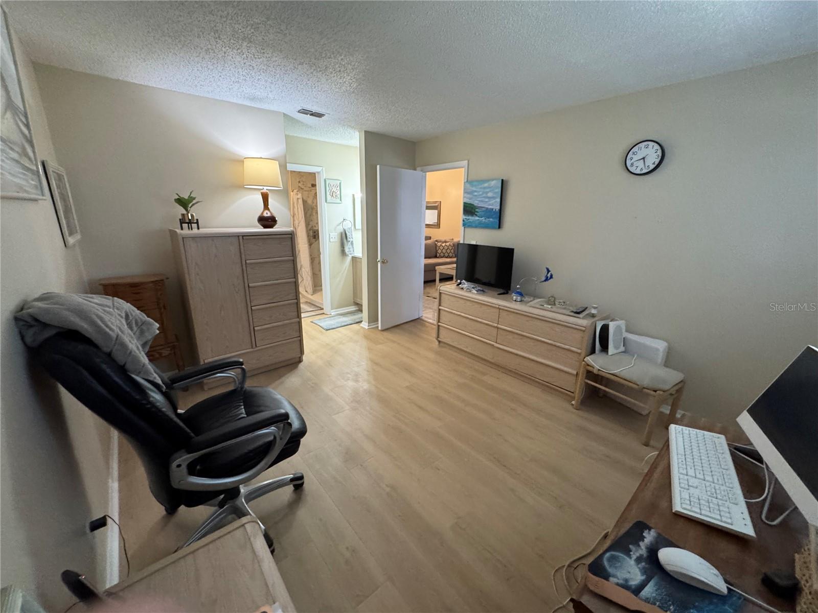 Image 5 of 18 For 7249 Parkside Villas Drive N