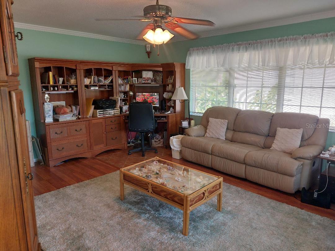 Image 15 of 19 For 1207 Gillespie Drive N