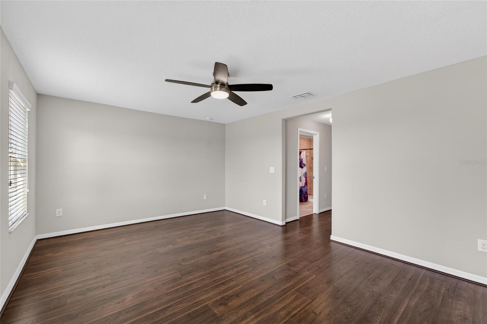 Image 21 of 41 For 12964 Utopia Gardens Way