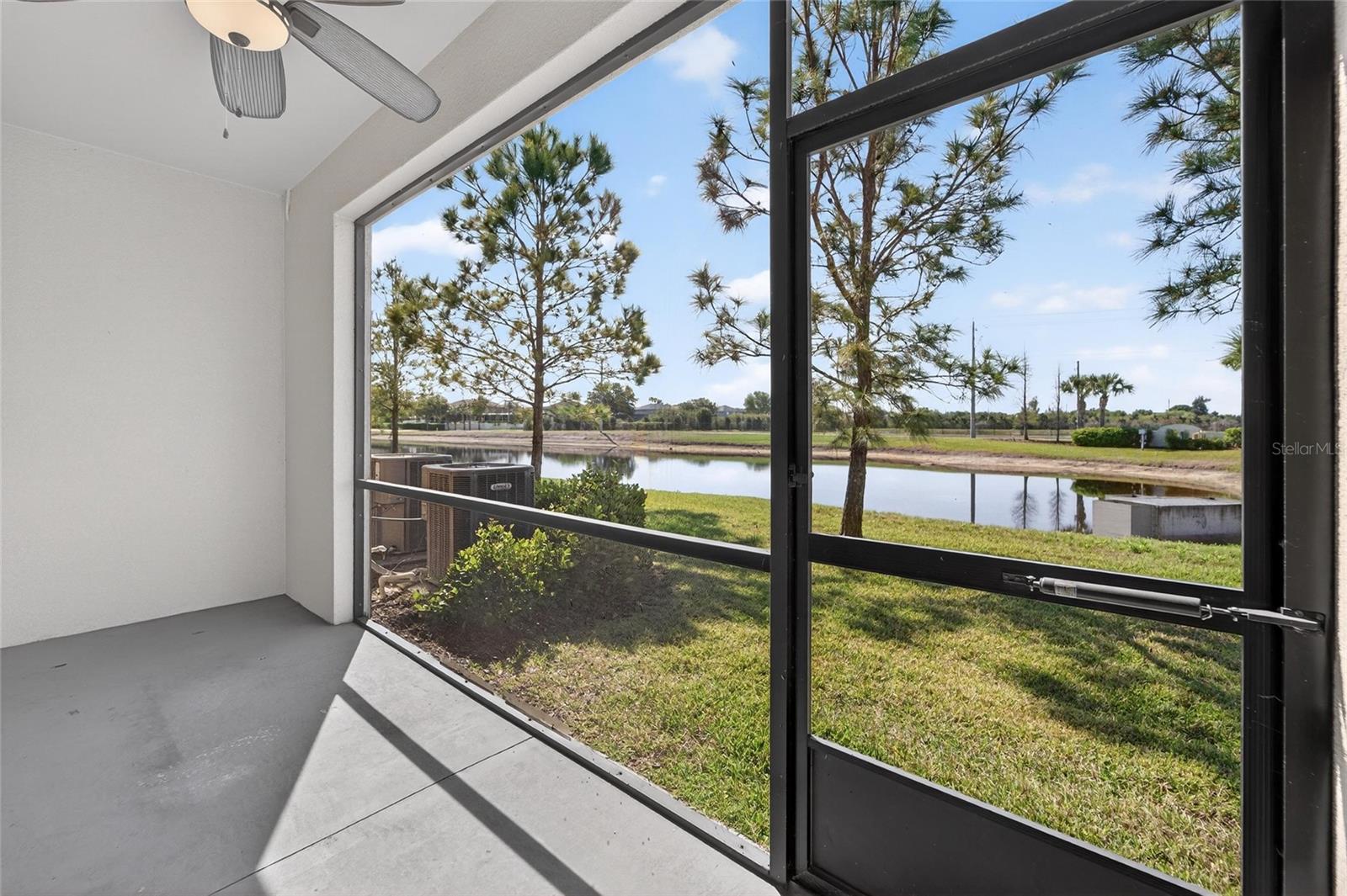 Image 32 of 41 For 12964 Utopia Gardens Way