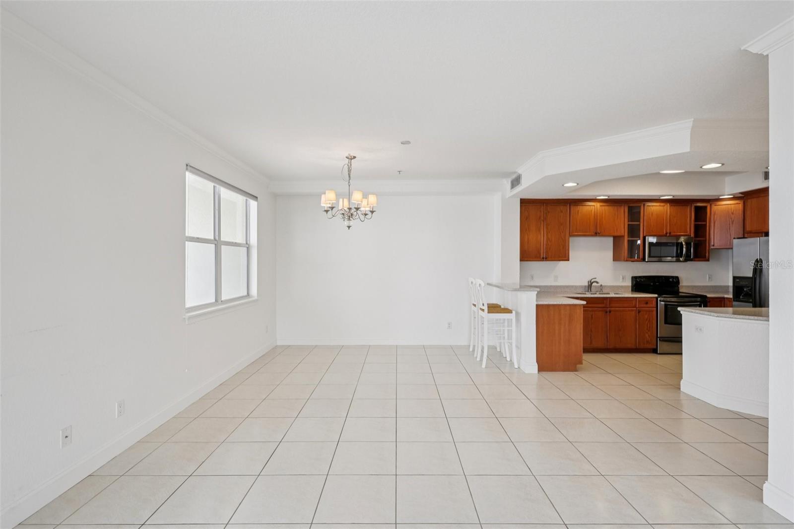 Image 11 of 41 For 750 4th Avenue S 502