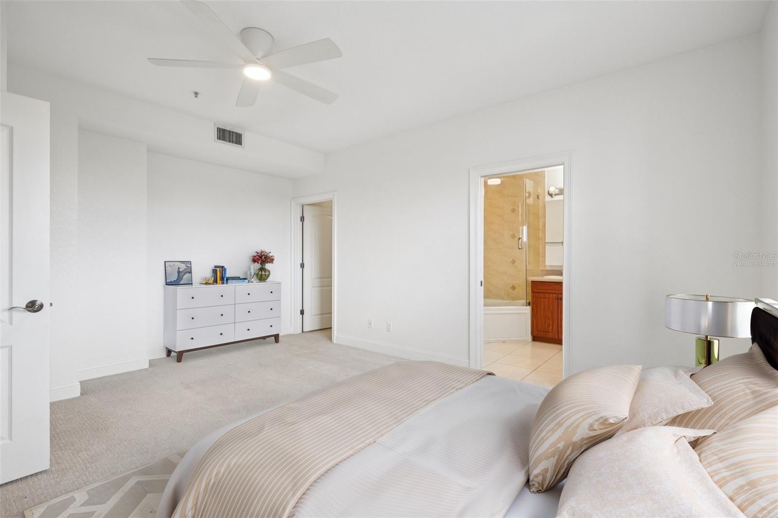 Image 20 of 41 For 750 4th Avenue S 502