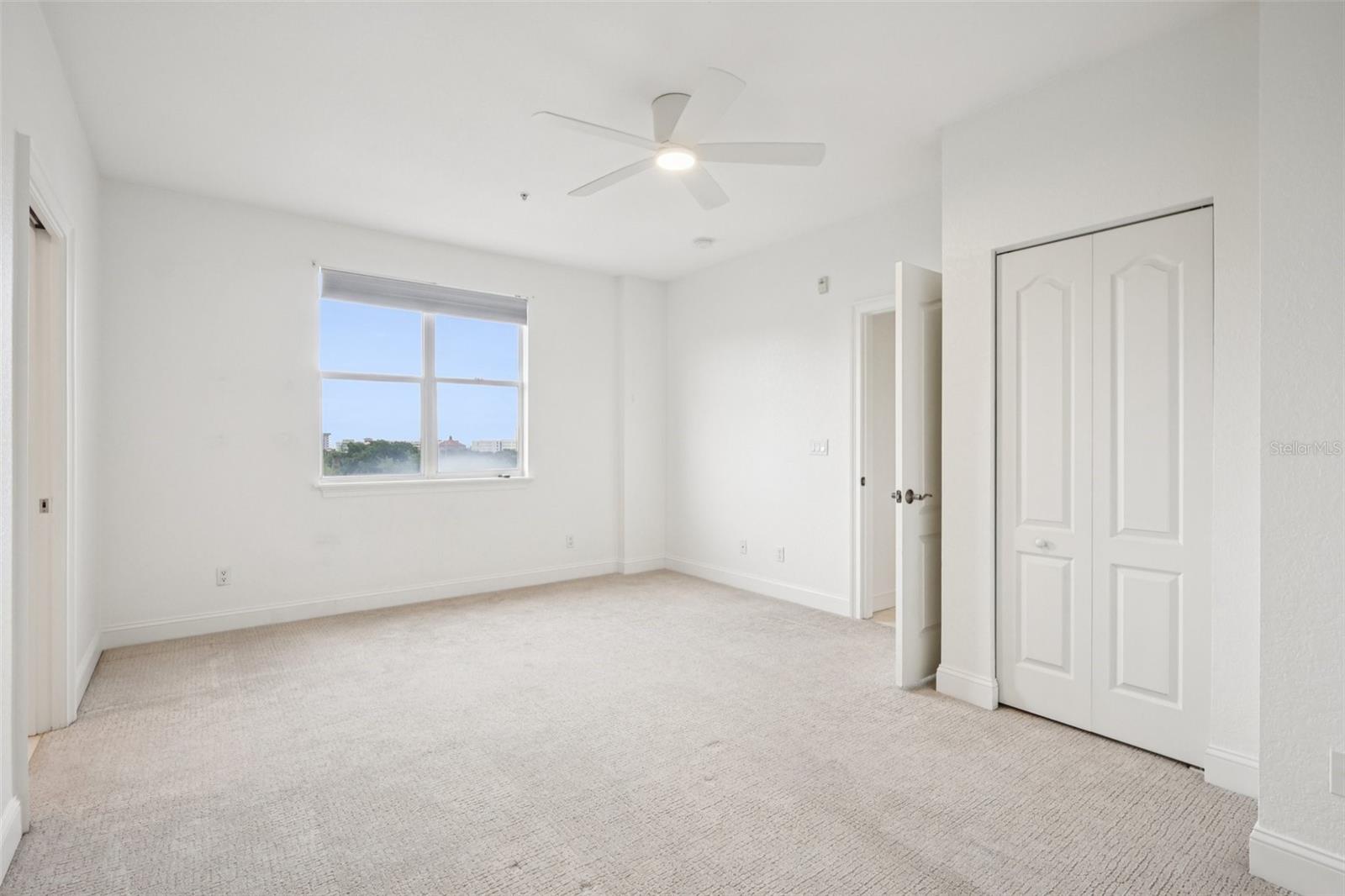 Image 21 of 41 For 750 4th Avenue S 502