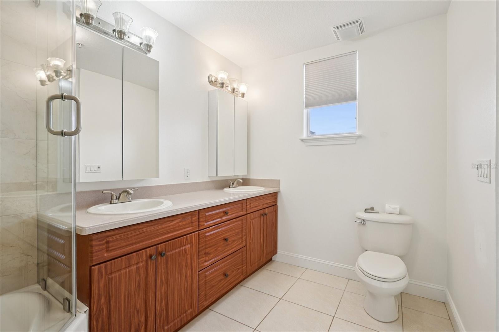 Image 23 of 41 For 750 4th Avenue S 502