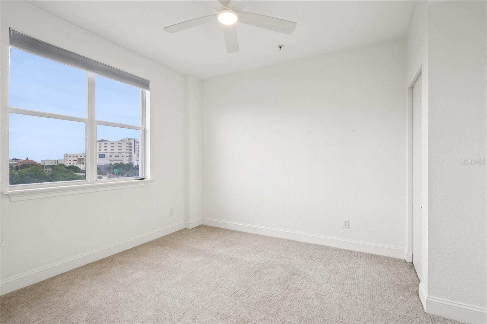 Image 25 of 41 For 750 4th Avenue S 502