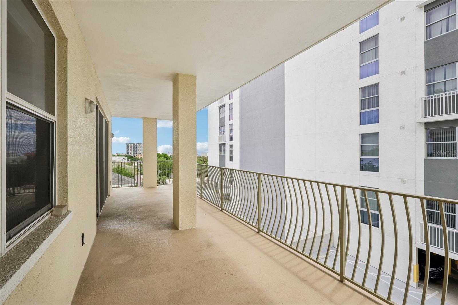 Image 27 of 41 For 750 4th Avenue S 502