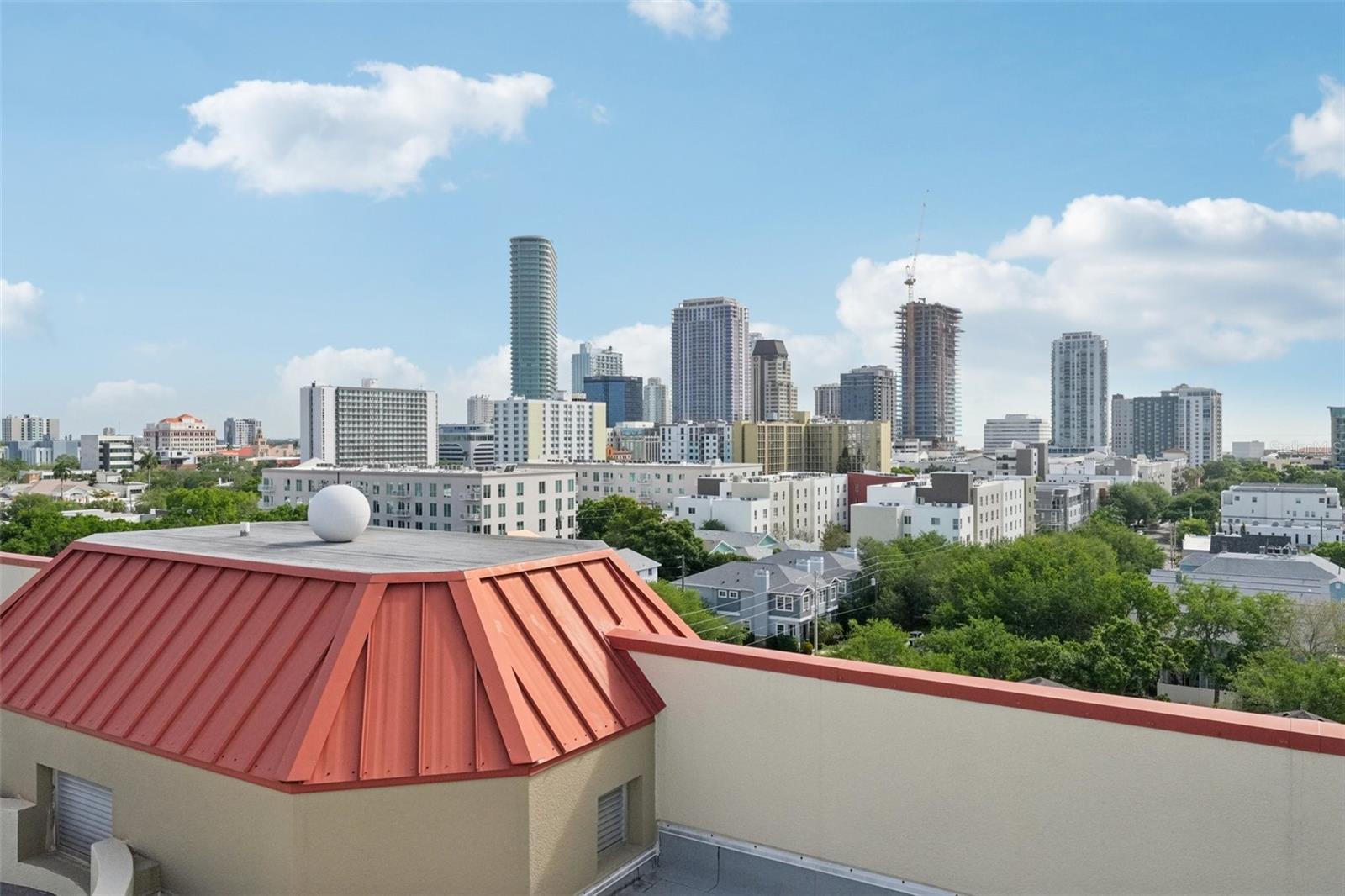 Image 31 of 41 For 750 4th Avenue S 502