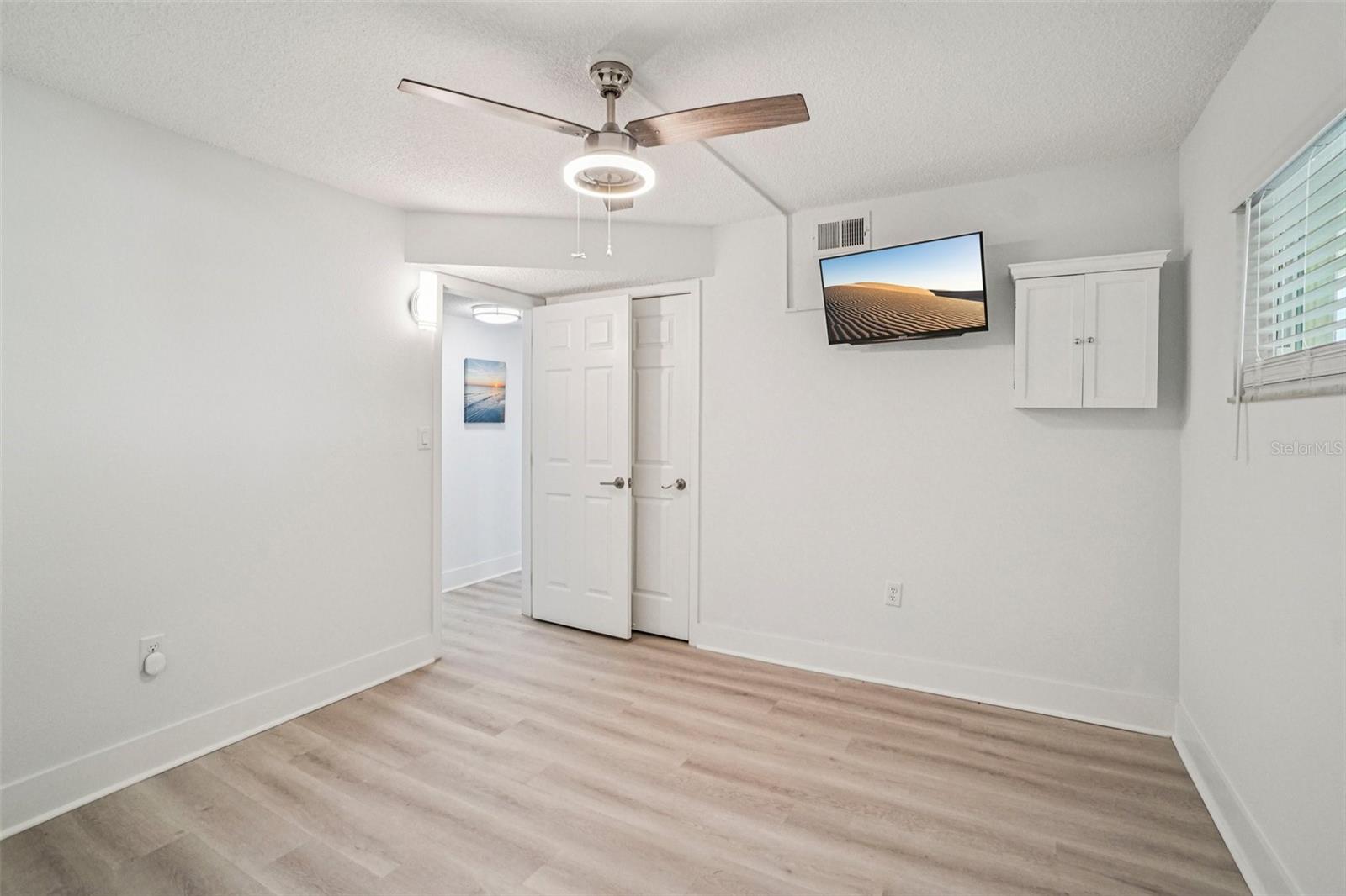 Image 12 of 29 For 4750 Cove Circle 107