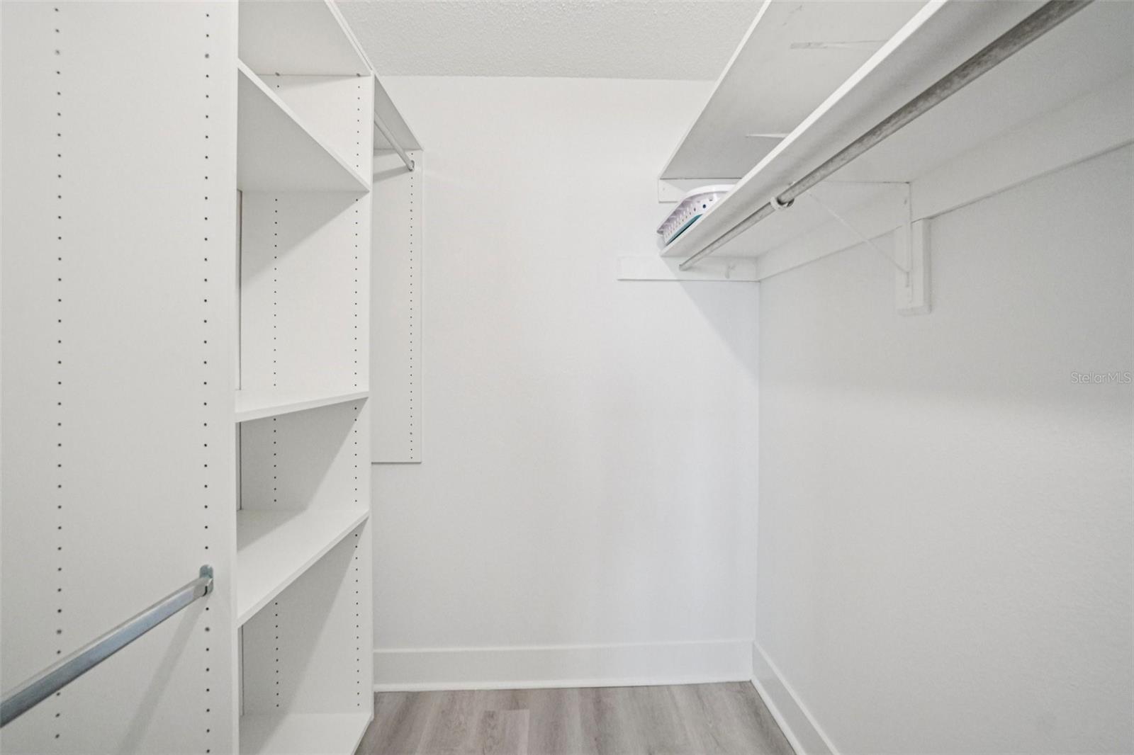 Image 16 of 29 For 4750 Cove Circle 107