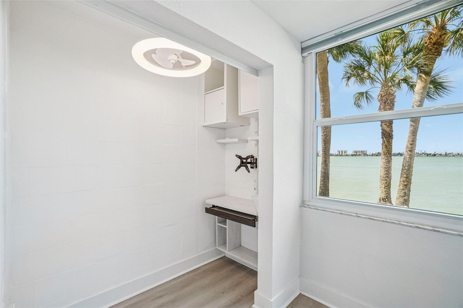 Image 20 of 29 For 4750 Cove Circle 107