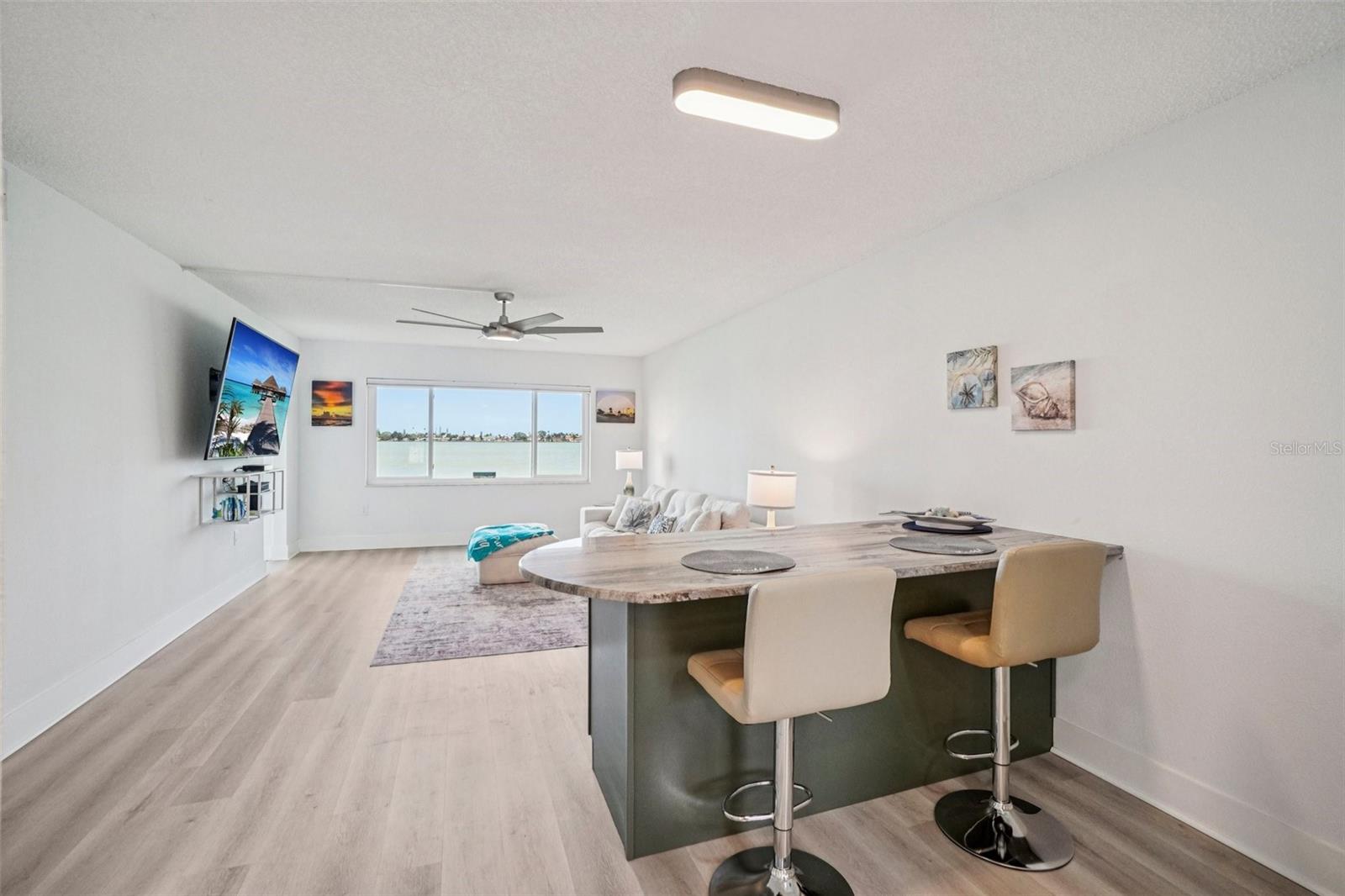 Image 4 of 29 For 4750 Cove Circle 107